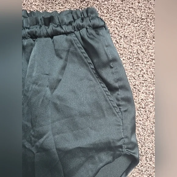 Abercrombie & Fitch Sleep Shorts Womens X Small, Silky, Soft, Black & Dark Green - Picture 7 of 11